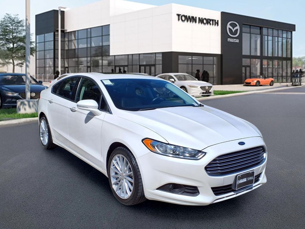 White Platinum Clearcoat Metallic 2016 Ford Fusion Sedan Front-Wheel Drive 6-Speed Automatic