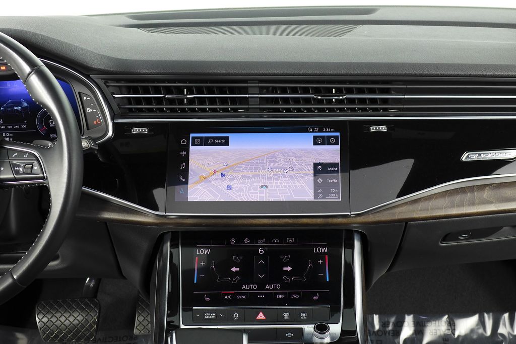 Thumbnail: 2020 Audi Q8 - 26
