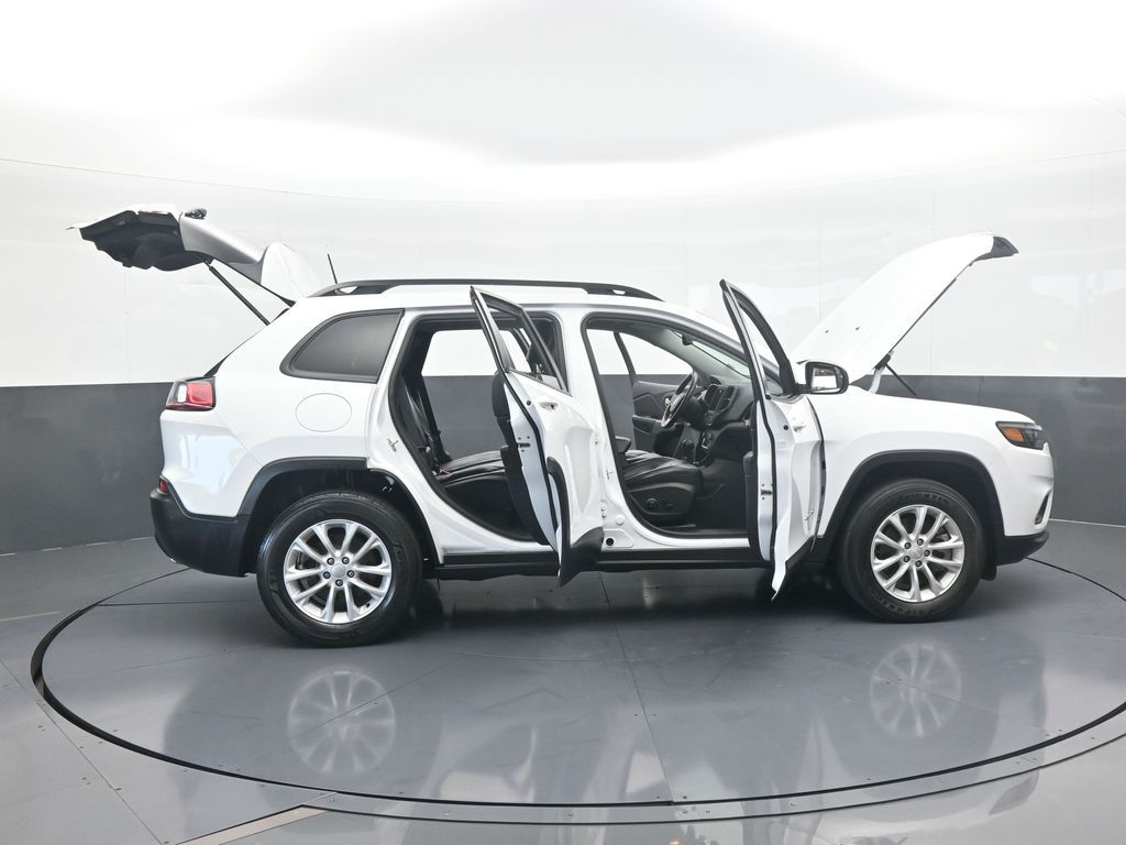 Used 2022 Bright White Clearcoat Jeep Latitude Lux image 75