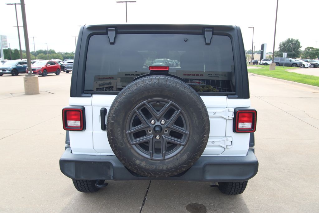 Used 2024 Jeep Wrangler SUV