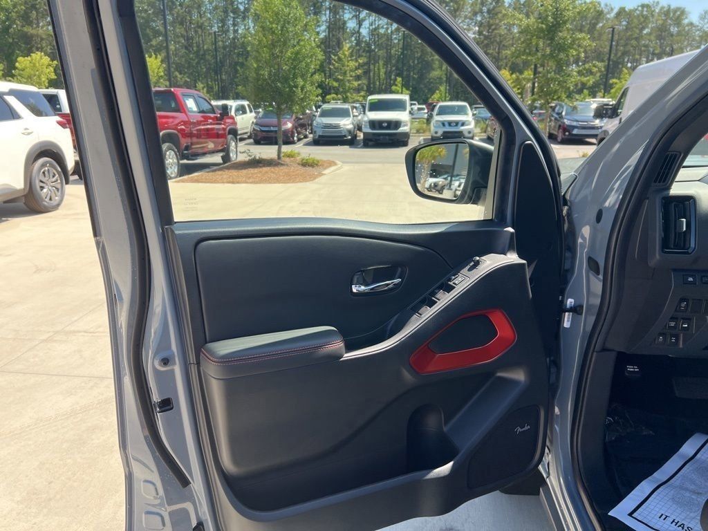 2025 Boulder Gray Pearl Nissan Frontier PRO-4X 4X4 Truck