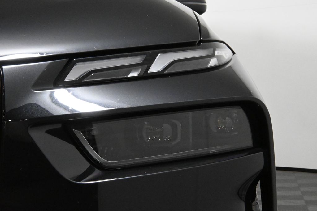 Thumbnail: 2024 BMW X7 - 11