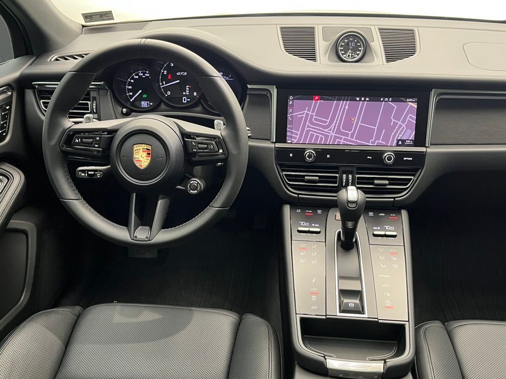 Thumbnail: 2024 Porsche Macan - 25