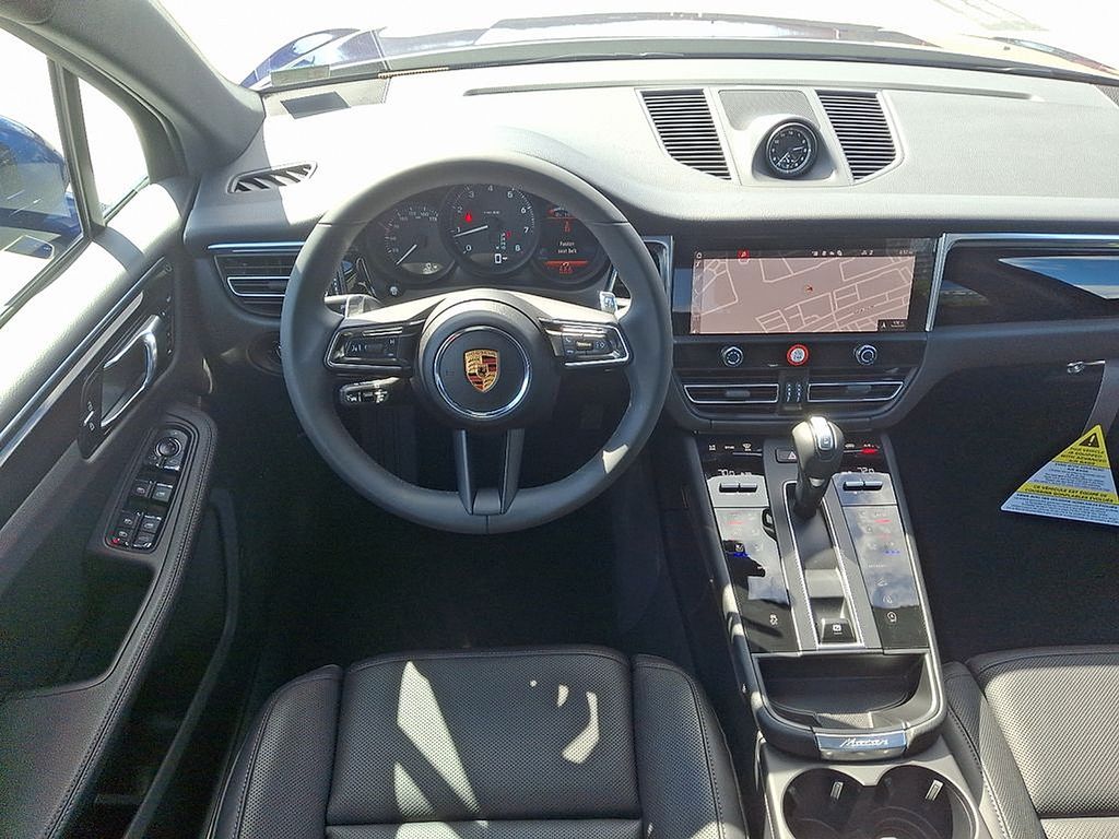 Thumbnail: 2025 Porsche Macan - 14