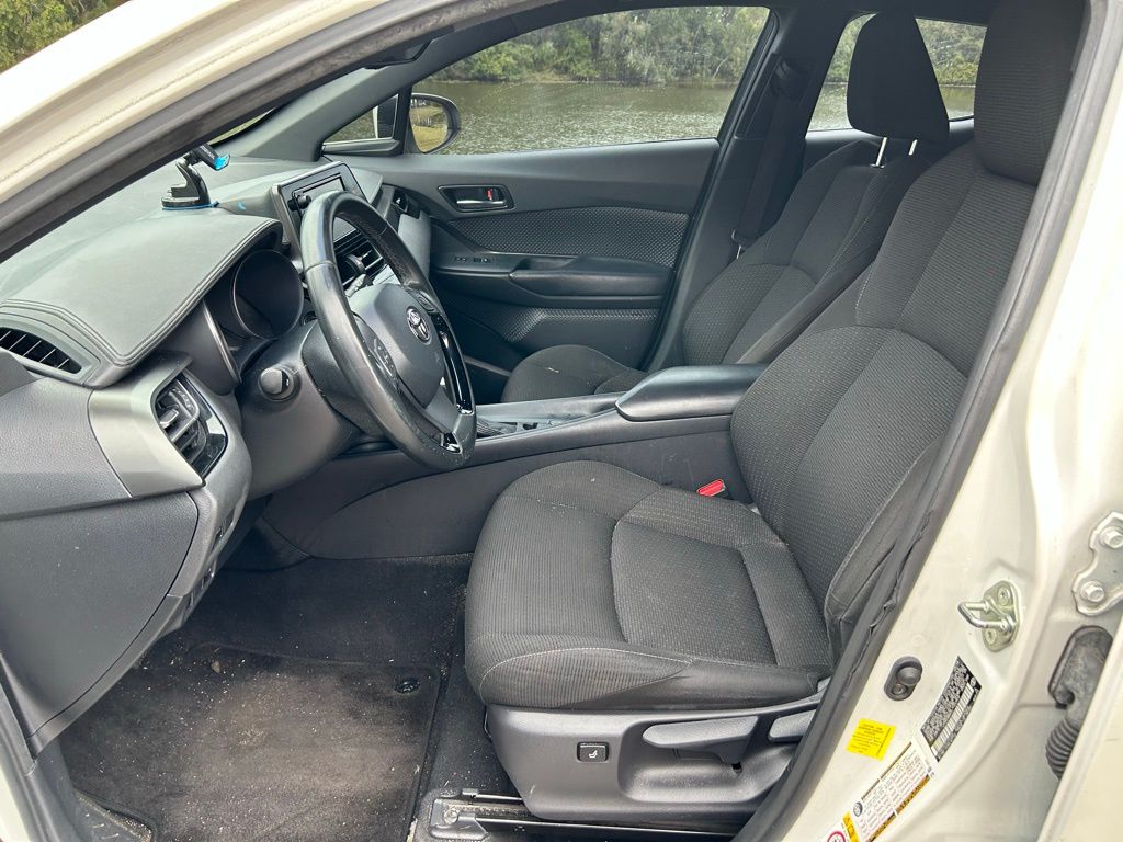 Thumbnail: 2018 Toyota C-HR - 14