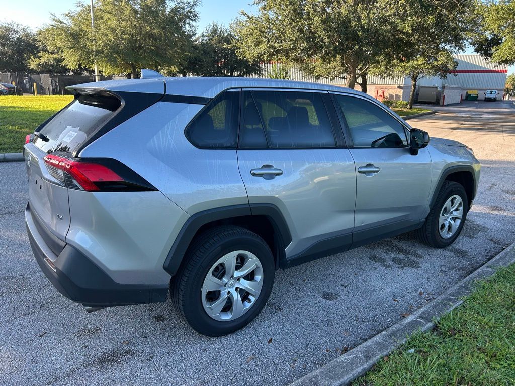 Thumbnail: 2022 Toyota RAV4 - 5