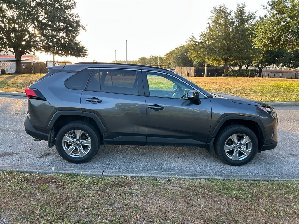 2024 Toyota RAV4 XLE 6