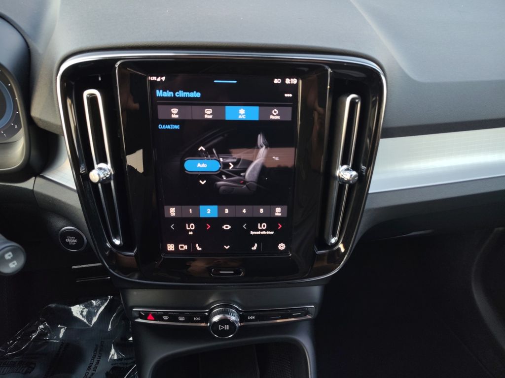 Used Car 2024 Volvo Xc40  B5 Core For Sale Under $30,000 In Austin, Texas