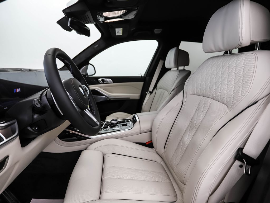 Thumbnail: 2026 BMW X7 - 11