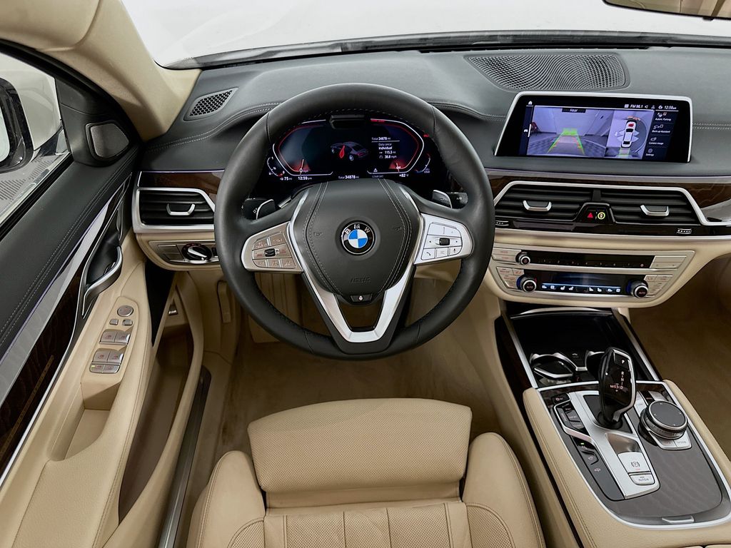 Thumbnail: 2022 BMW 7 Series - 23