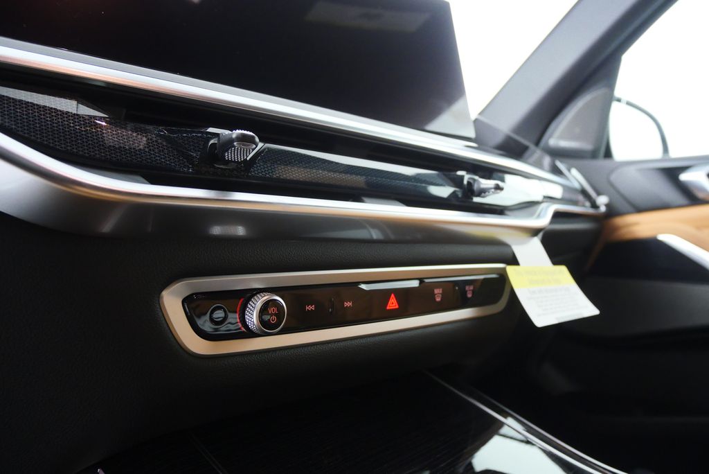 Thumbnail: 2026 BMW X5 - 20