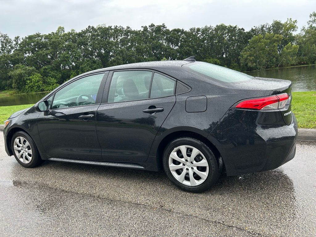 2023 Toyota Corolla LE 3