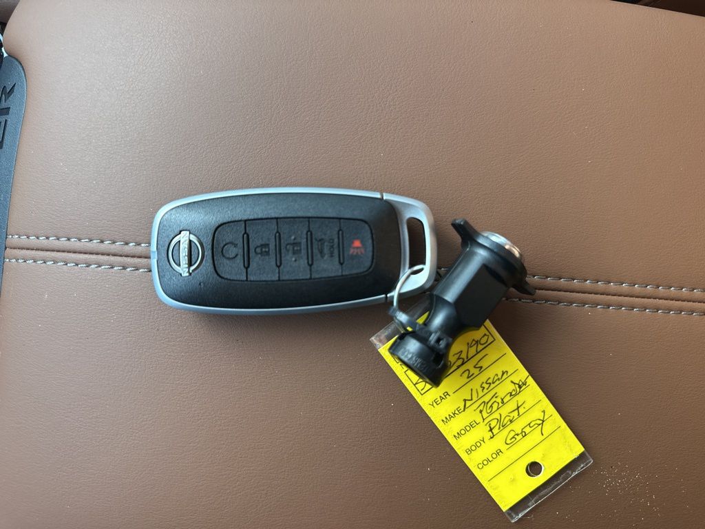 2025 Boulder Gray Pearl Nissan Pathfinder Platinum FWD SUV
