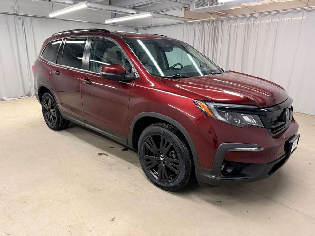 Red 2022 Honda Pilot SE AWD SUV / Crossover All-Wheel Drive 9-Speed Automatic