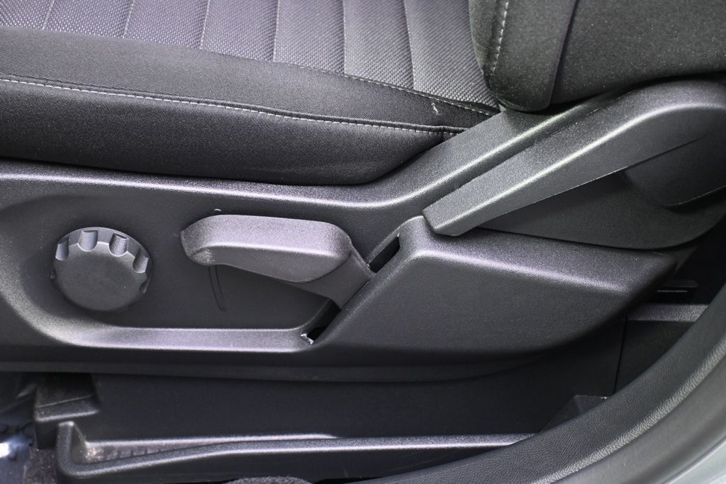 Used 2024 Silver Ford SE image 14