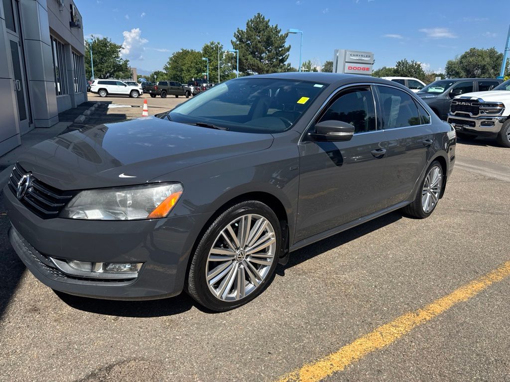 Gray 2014 Volkswagen Passat Sedan Front-Wheel Drive 6-Speed Automatic