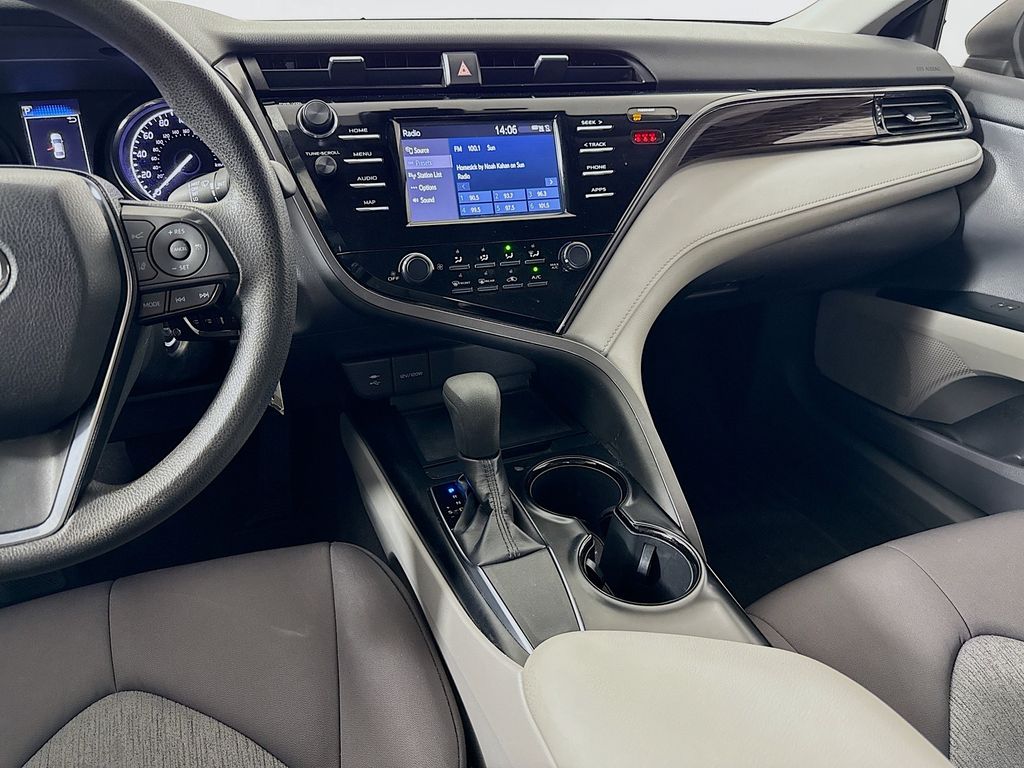 Thumbnail: 2019 Toyota Camry - 22