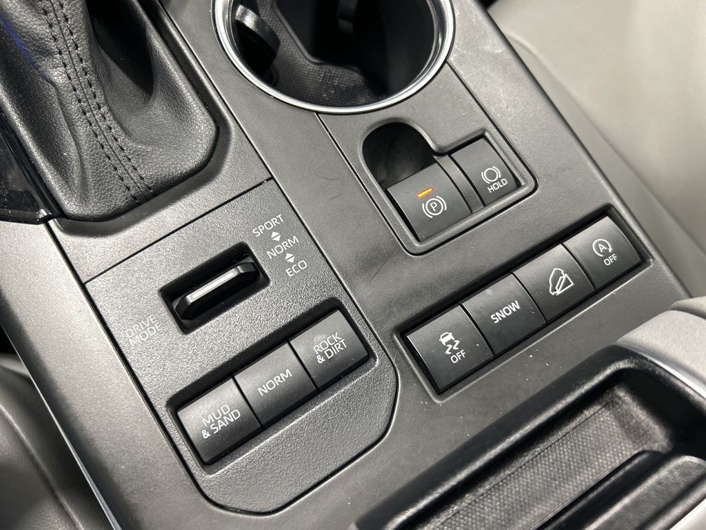 used 2021 Toyota Highlander car, priced at $34,908