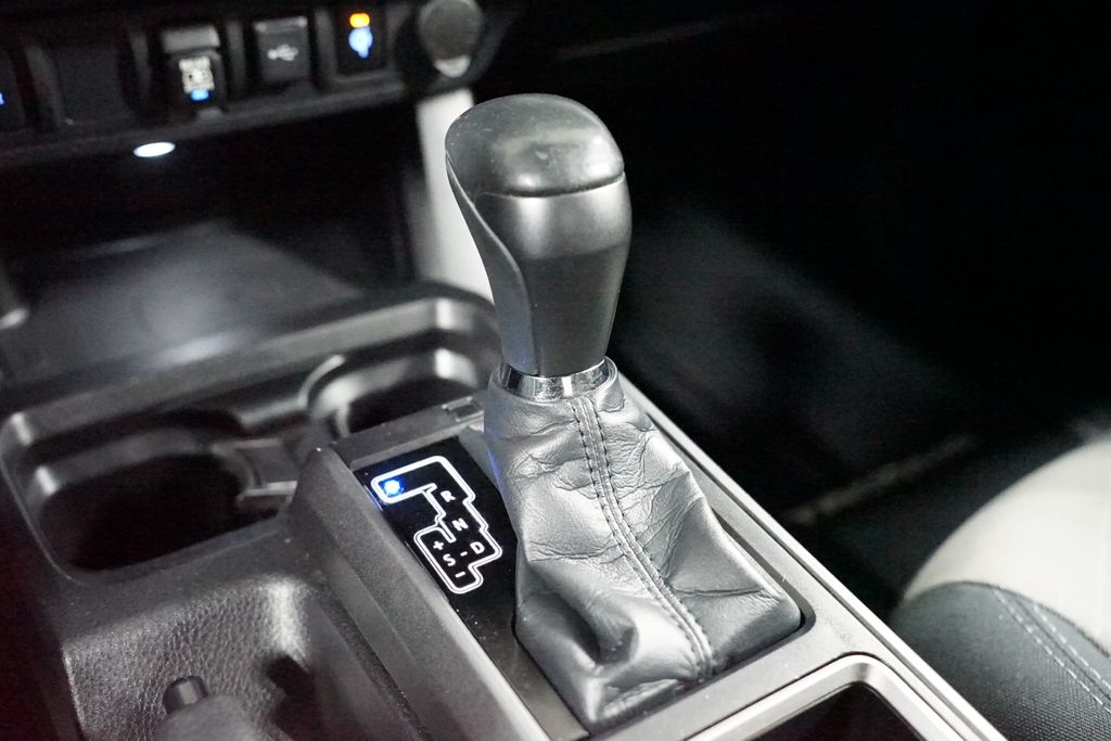 Thumbnail: 2021 Toyota Tacoma - 23