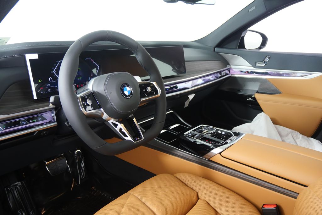 Thumbnail: 2025 BMW 7 Series - 13