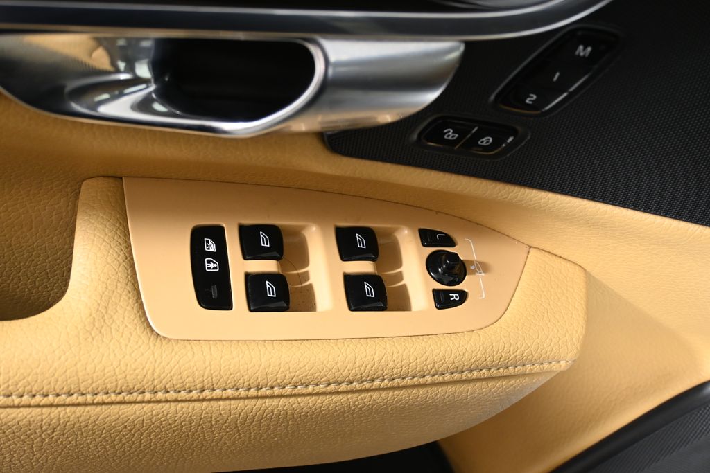 Thumbnail: 2017 Volvo S90 - 30