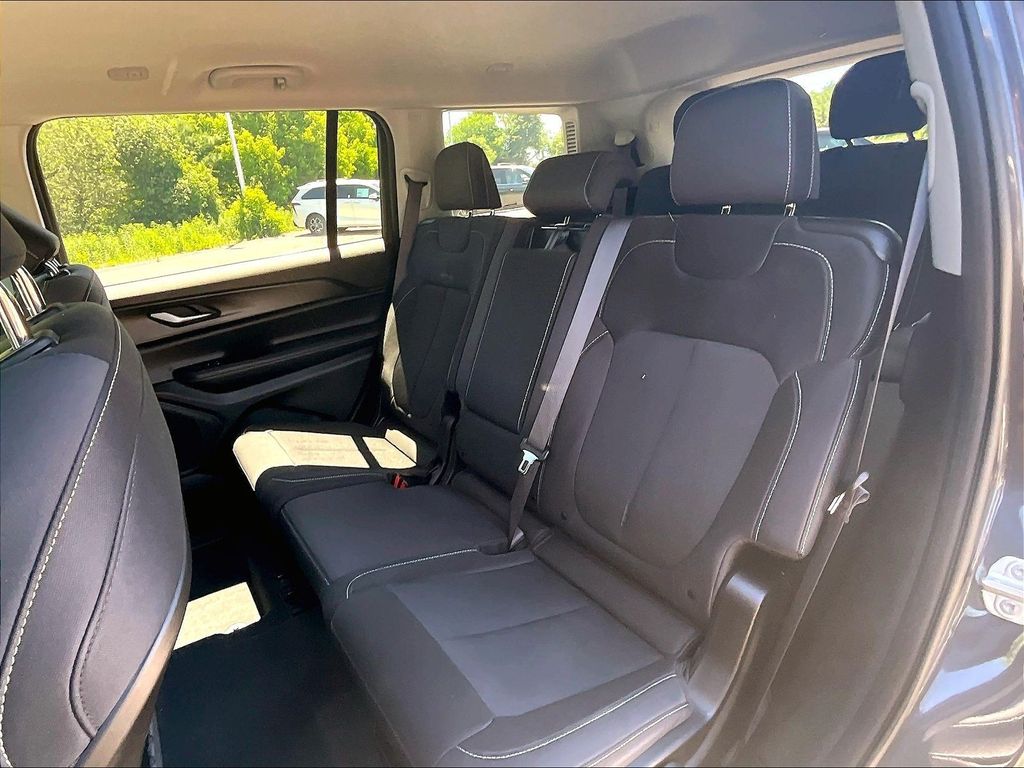 2023 Jeep Grand Cherokee L — photo 15