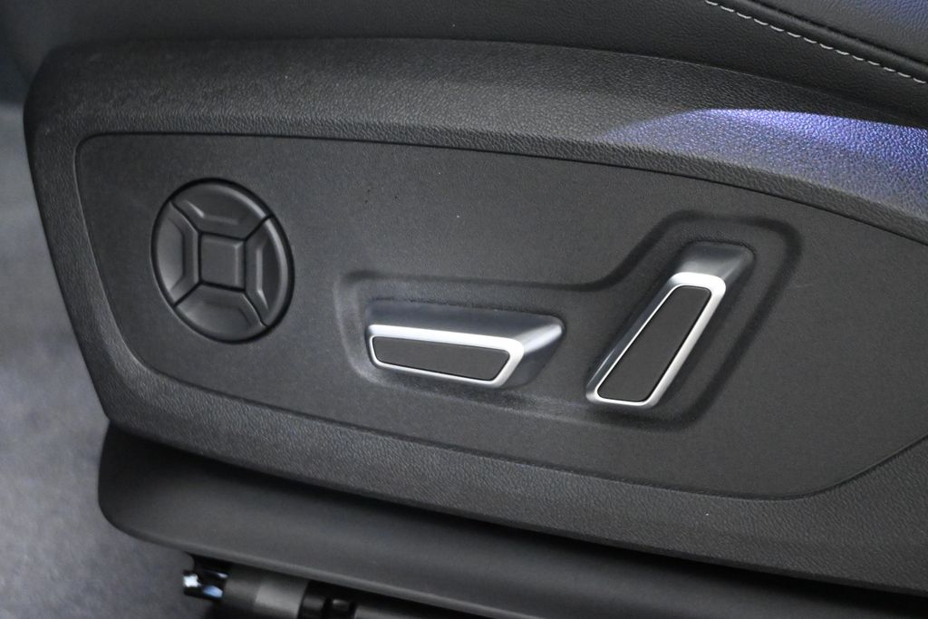 Thumbnail: 2026 Audi Q3 - 30