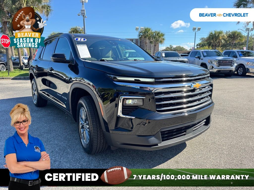 Used 2025 Chevrolet Traverse SUV