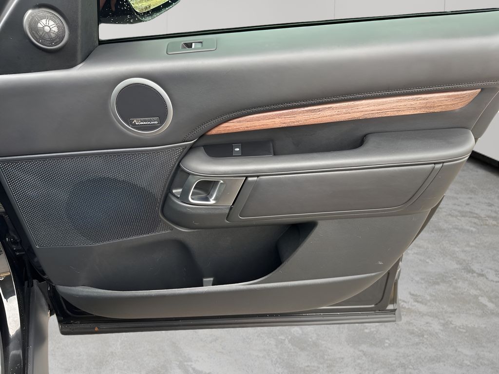 Used Car 2020 Land Rover Discovery  Hse Luxury For Sale Under $30,000 In Austin, Texas