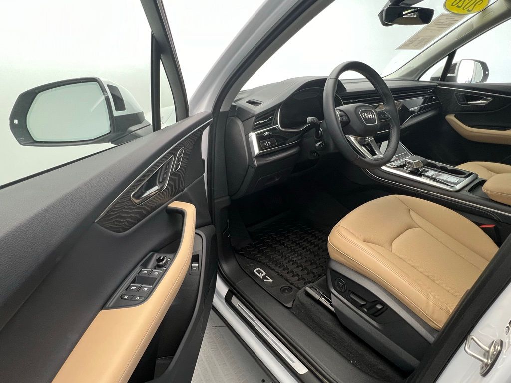 Thumbnail: 2026 Audi Q7 - 23