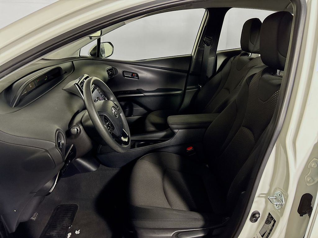 2021 Toyota Prius L