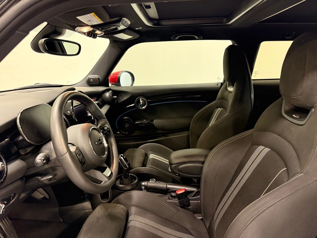 Thumbnail: 2022 MINI Cooper - 10