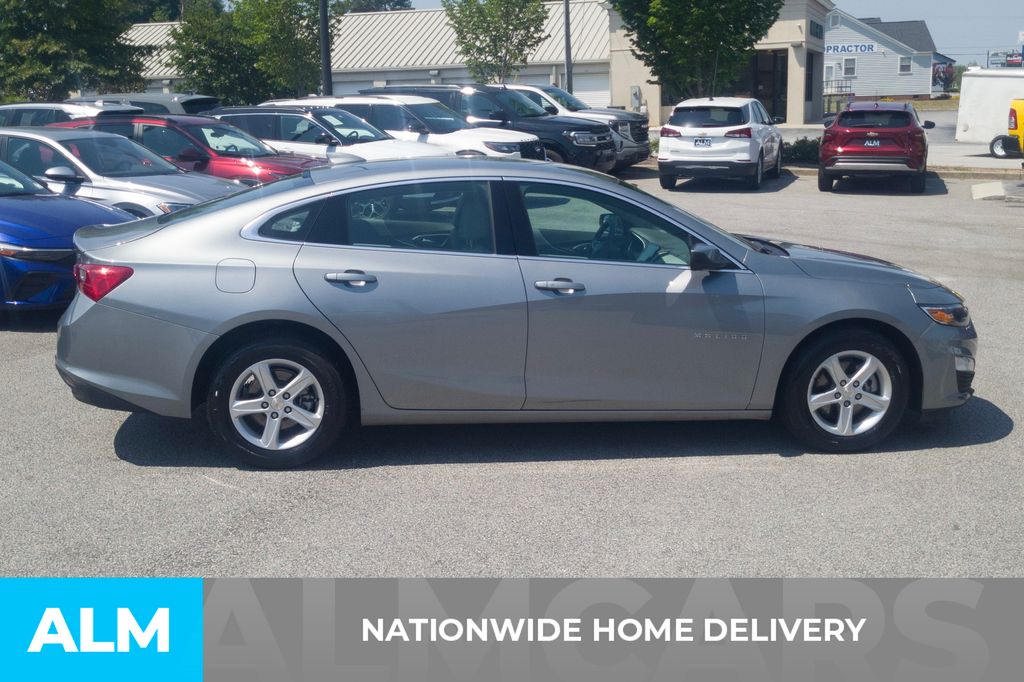 Used 2024 Gray Chevrolet LT image 4