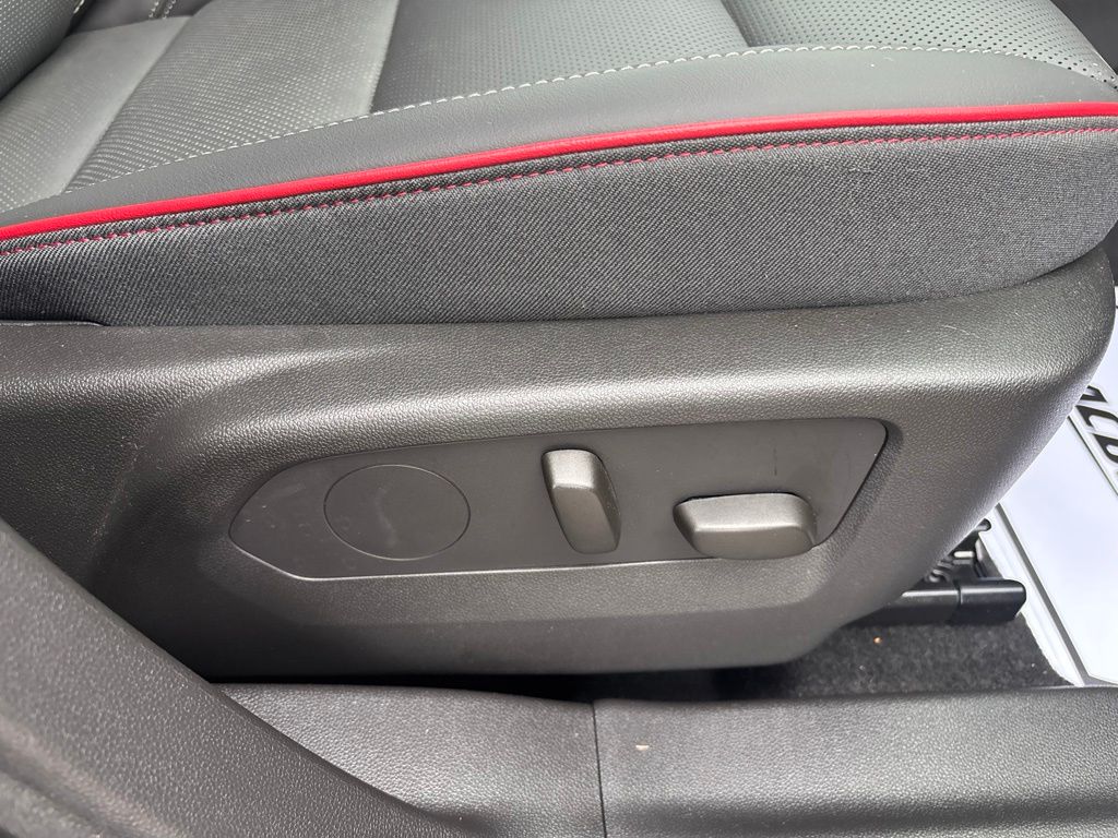 Used 2023 Buick Envision SUV