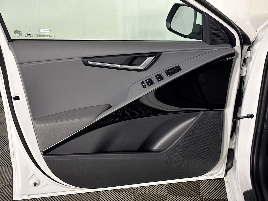 2025 Kia Niro EX