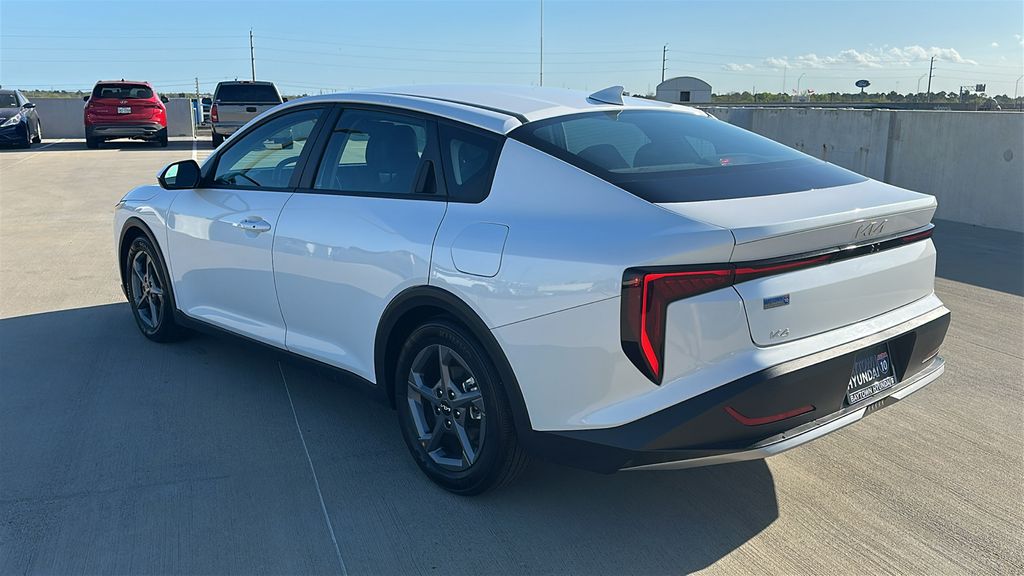 2025 Kia K4 LXS - 9