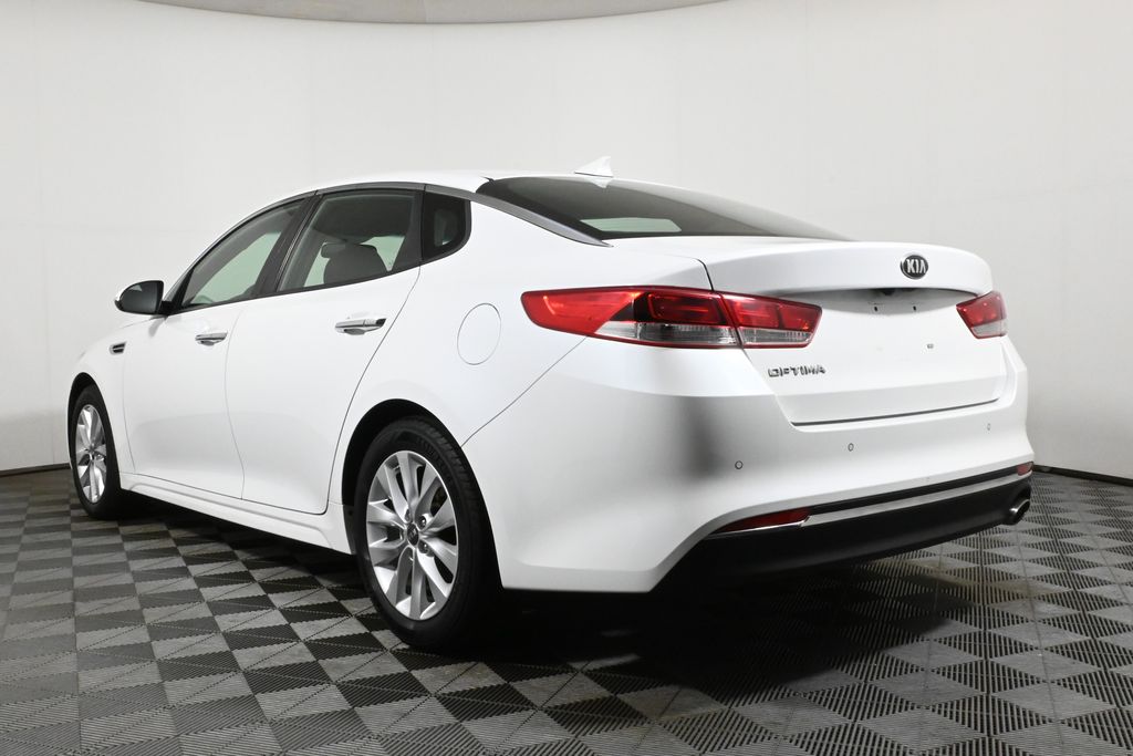 Thumbnail: 2018 Kia Optima - 6