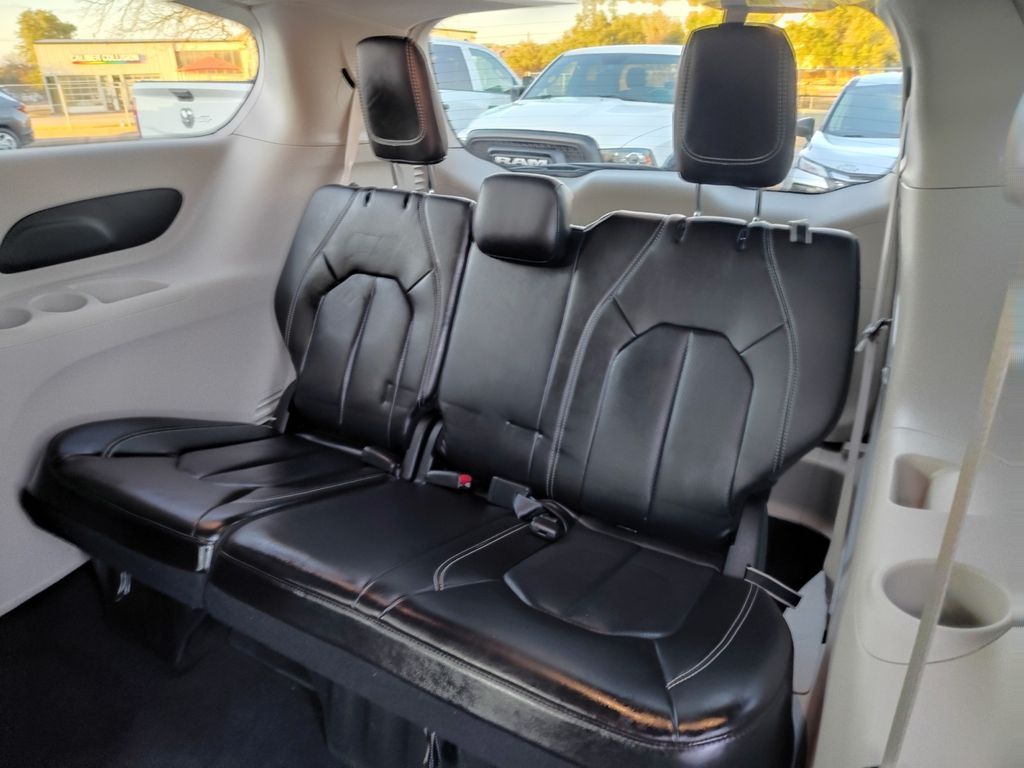 Used Car 2023 Chrysler Pacifica  Touring L For Sale Under $30,000 In Austin, Texas