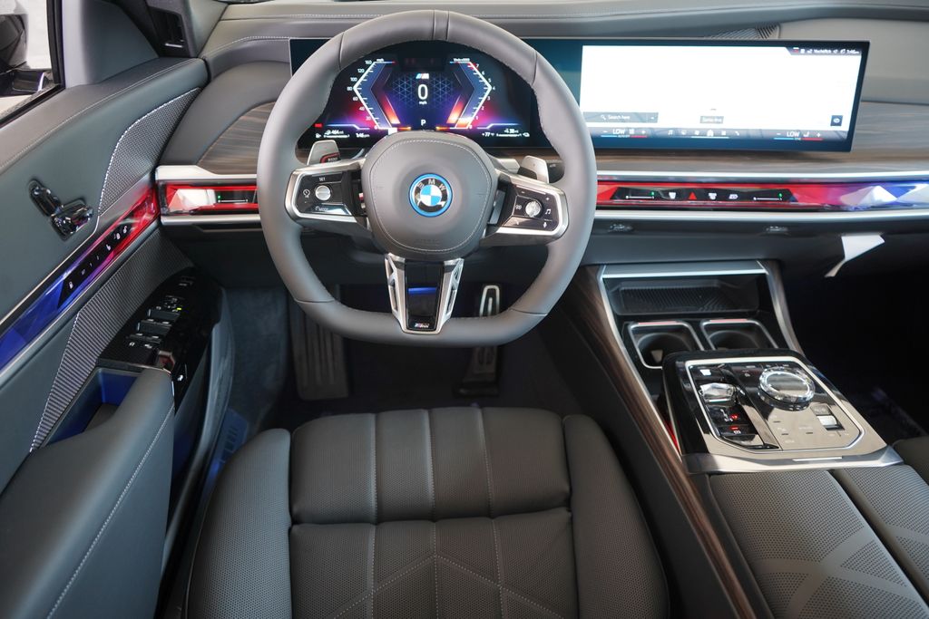 Thumbnail: 2025 BMW 7 Series - 16