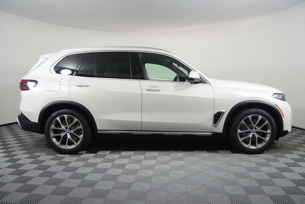 Thumbnail: 2026 BMW X5 - 2