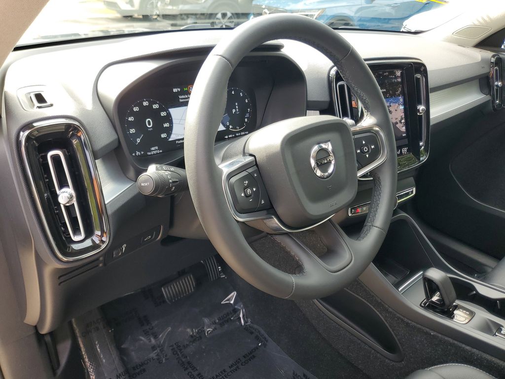 used 2022 Volvo XC40 car, priced at $24,895
