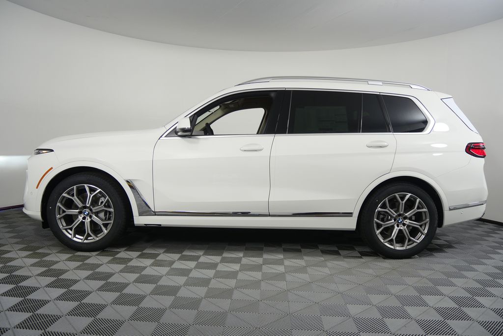Thumbnail: 2026 BMW X7 - 6