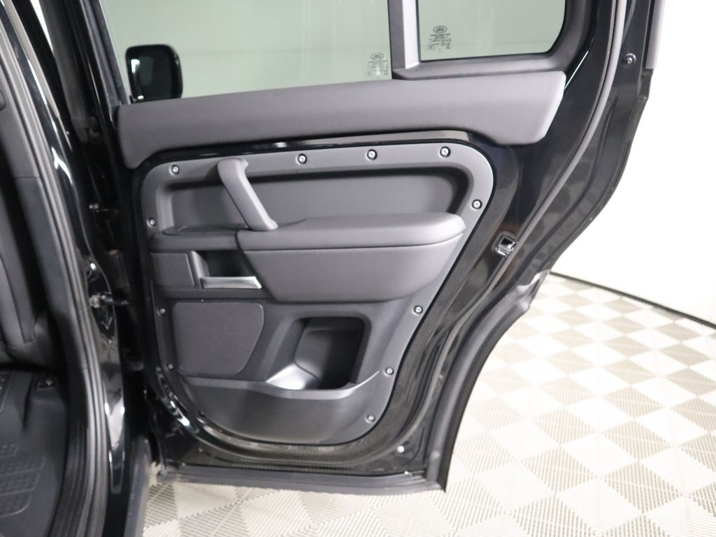 Thumbnail: 2025 Land Rover Defender - 28