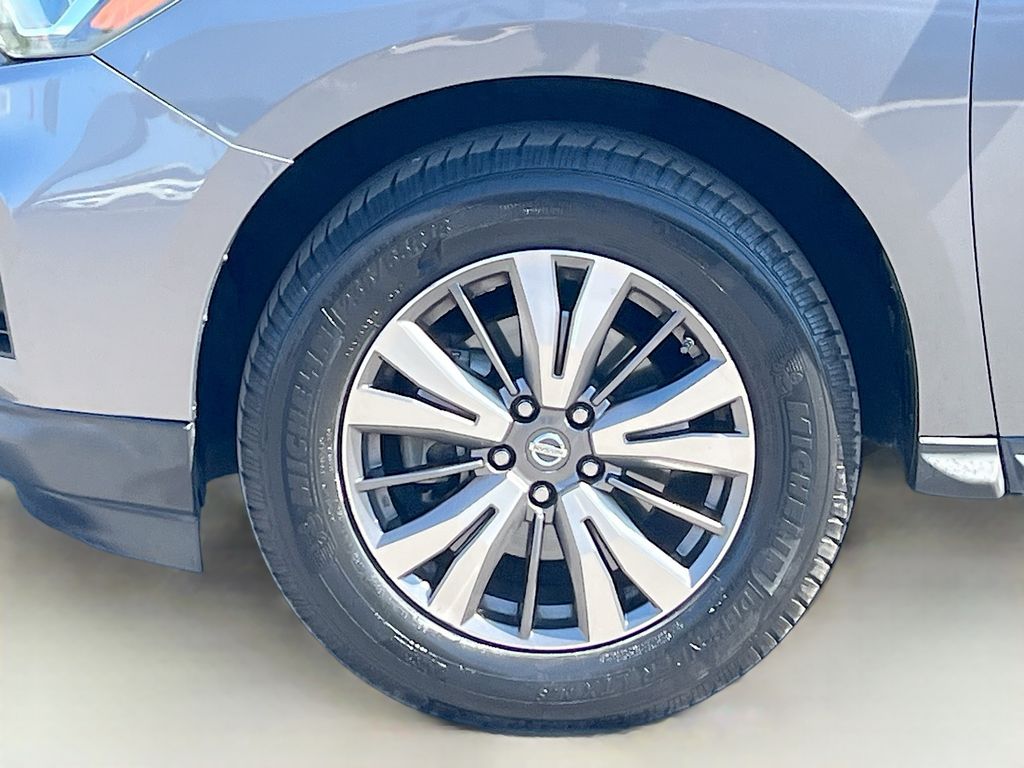 Used 2017 Gray Nissan SV image 30
