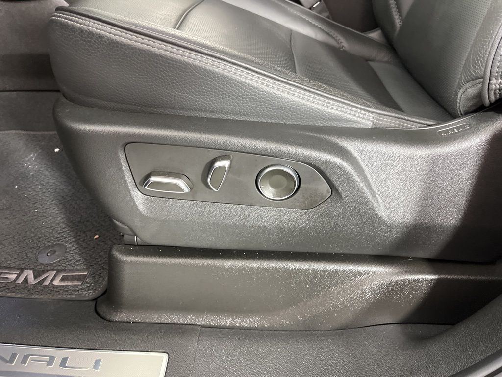 Thumbnail: 2024 GMC Yukon - 29