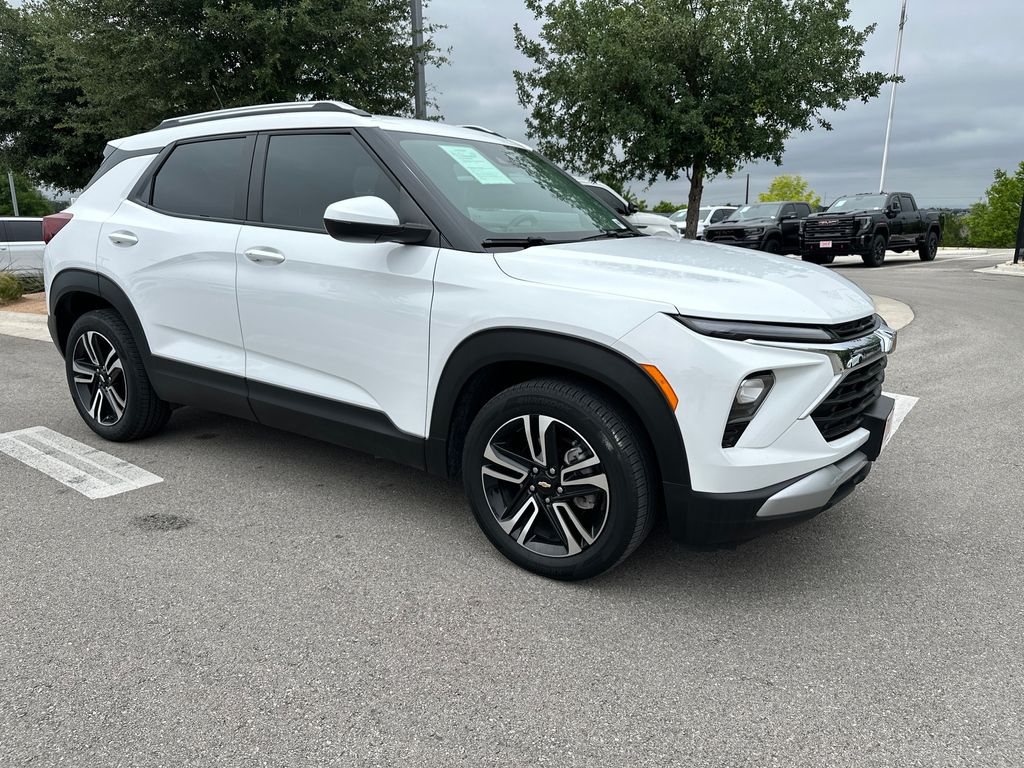 Summit White 2024 Chevrolet Trailblazer LT FWD SUV / Crossover Front-Wheel Drive Continuously Variable Transmission