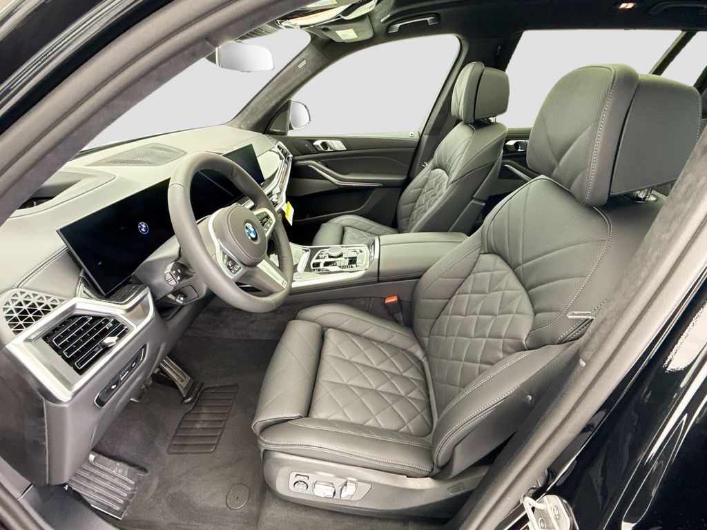 Thumbnail: 2026 BMW X7 - 18