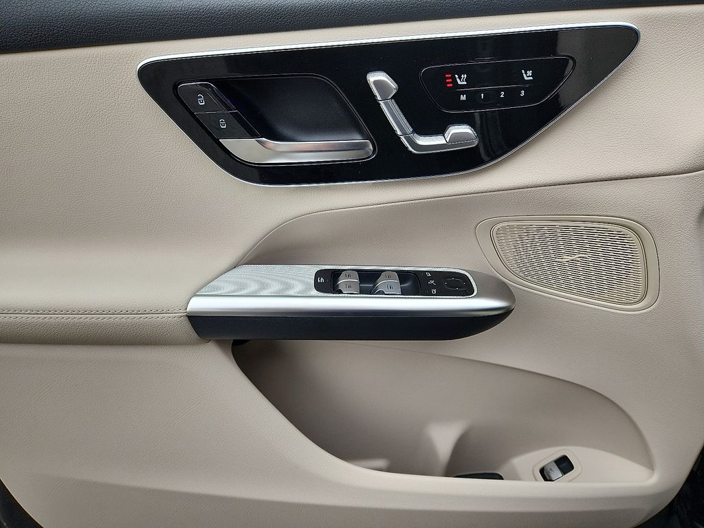 Thumbnail: 2026 Mercedes-Benz GLC - 8