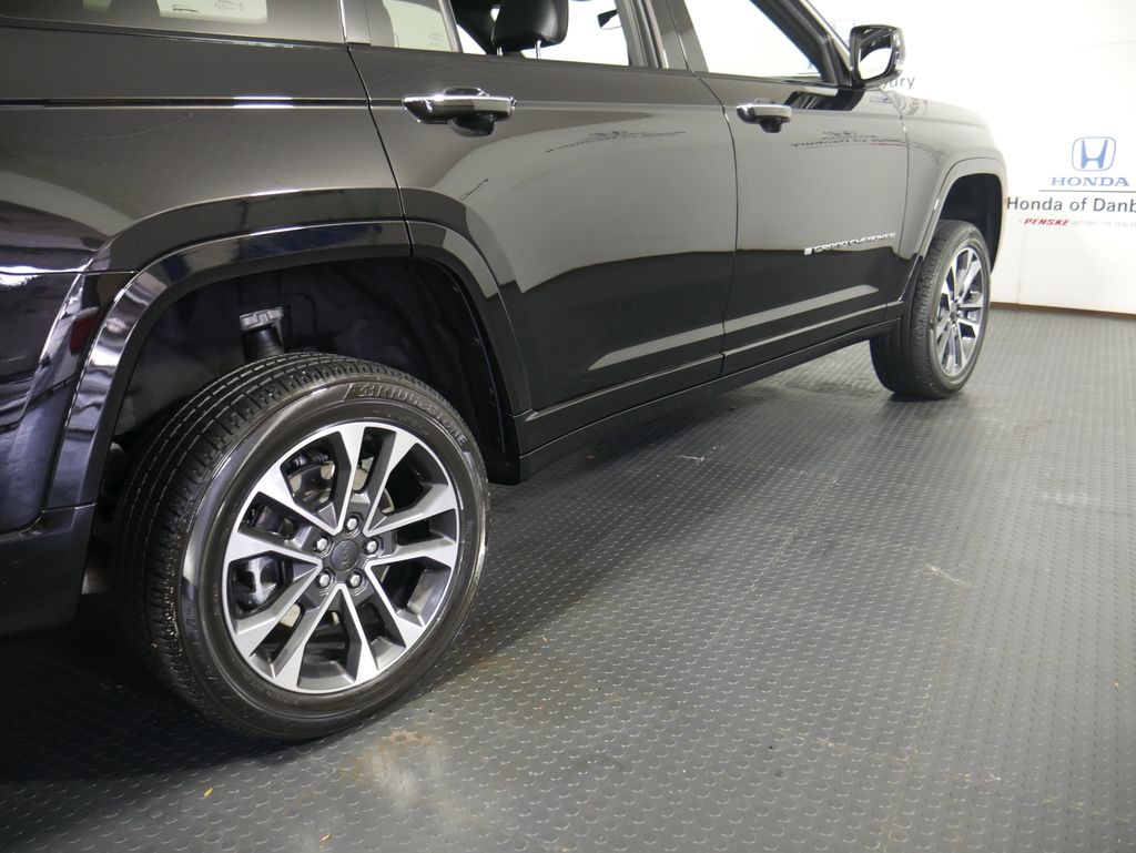 Thumbnail: 2023 Jeep Grand Cherokee L - 4