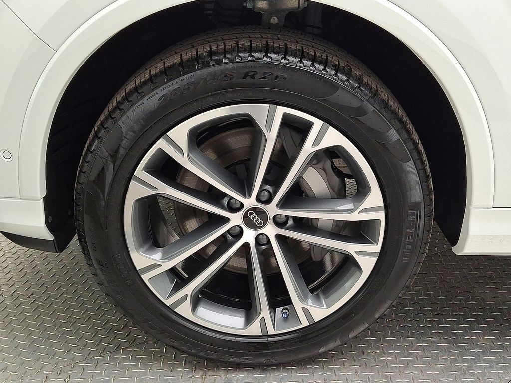 Thumbnail: 2026 Audi Q7 - 5